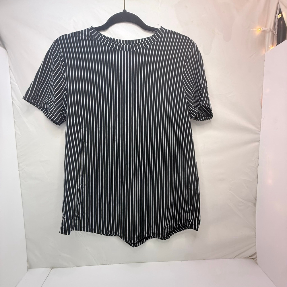 Lululemon black stripe t-shirt, size large